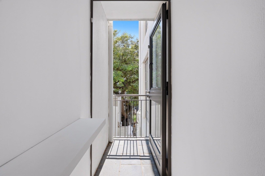 To Let 2 Bedroom Property for Rent in Gardens Western Cape